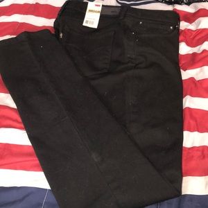 BNWT Ladies Levi’s size 31 Bold Curve